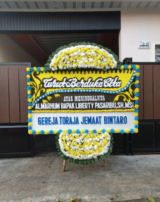 Papan Bunga Duka di Pasir Putih