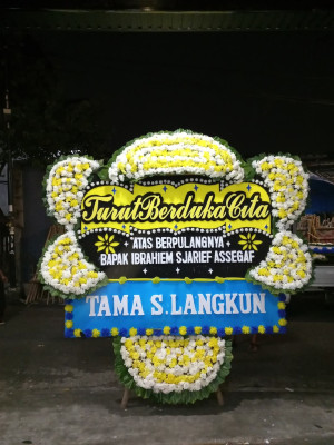 Papan Bunga Duka di Pasir Putih